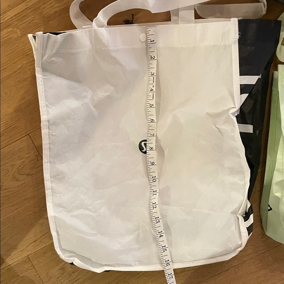 lululemon athletica Assorted Tote Bag Collection - Picture 4 of 5